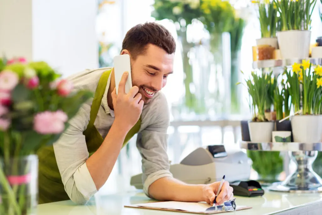 A business owner using Comcast Business' cell plan.