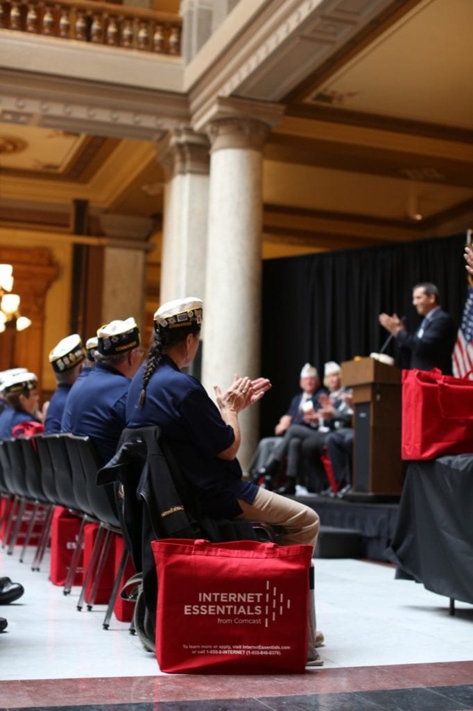 A group of veterans attending an Internet Essentials event.